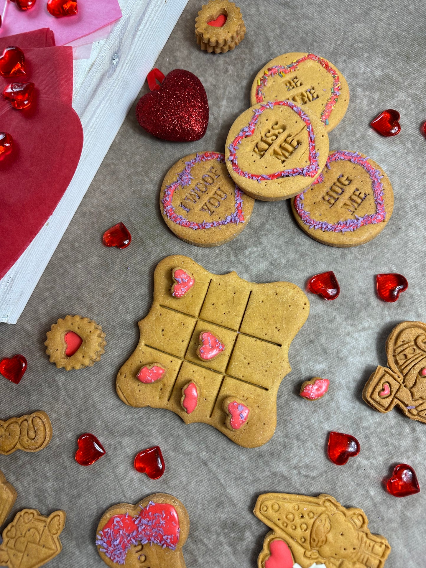 Paws & Kisses Dog Biscuit Game Wholesale