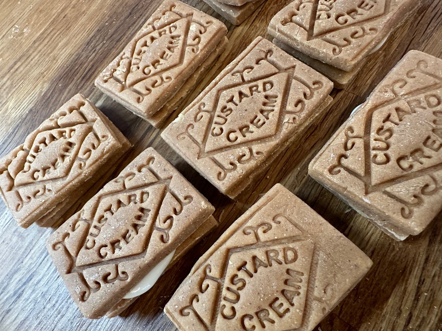 Jammy Dodger Dog Biscuit